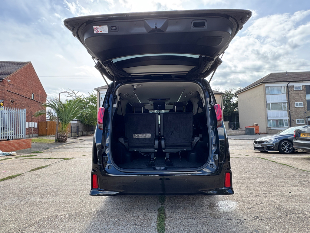 Toyota Alphard 2.4 Mpv White #47