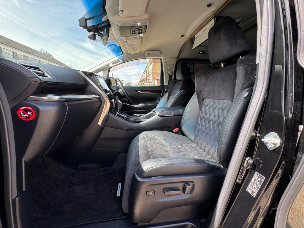 Toyota Alphard 2.4 Mpv White #21