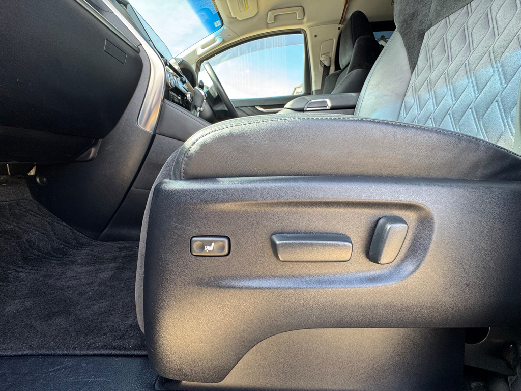Toyota Alphard 2.4 Mpv White #26