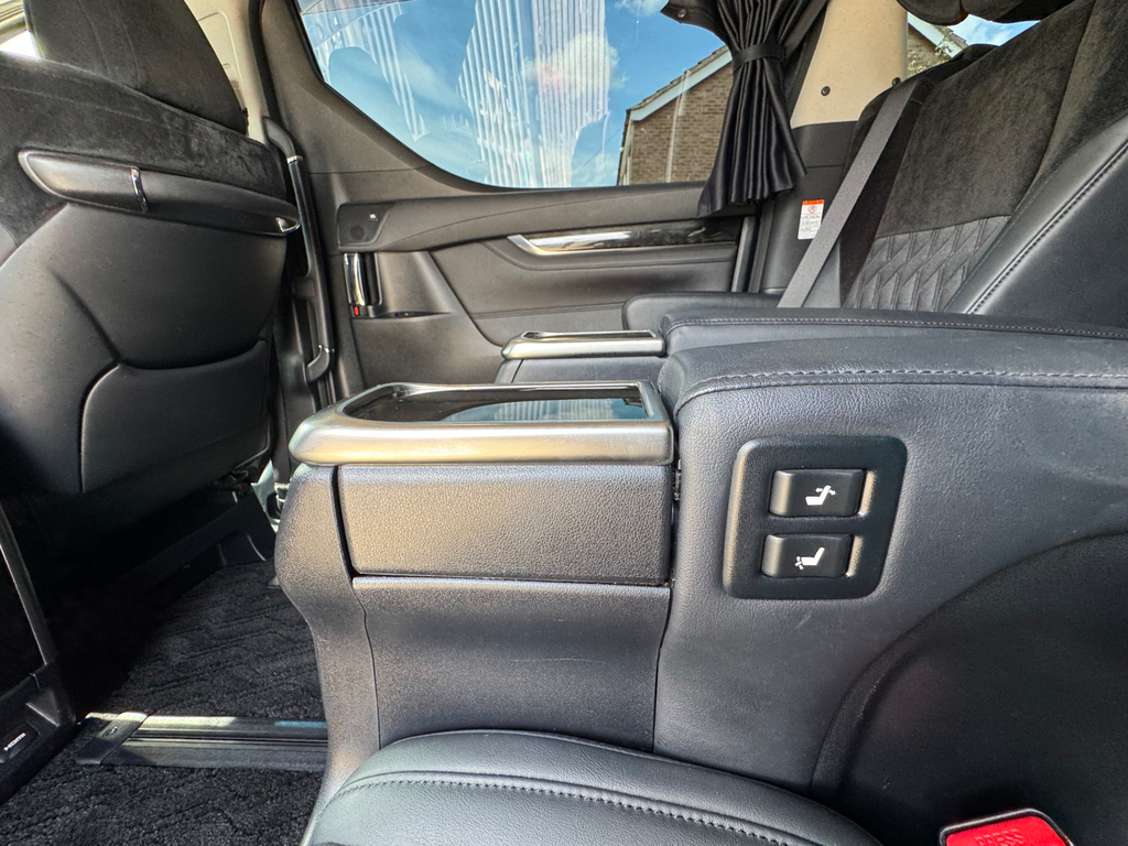Toyota Alphard 2.4 Mpv White #32
