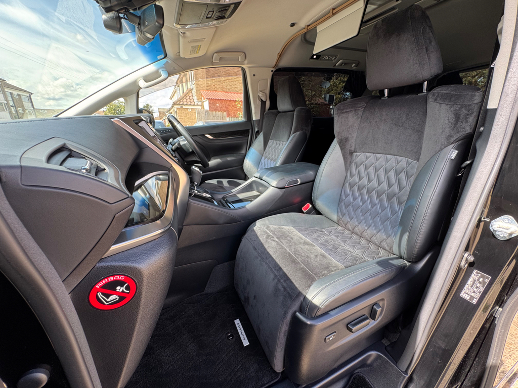 Toyota Alphard 2.4 Mpv White #22