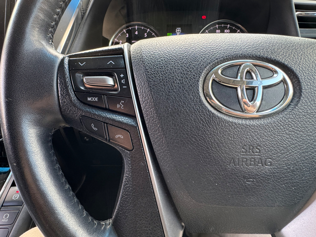 Toyota Alphard 2.4 Mpv White #59