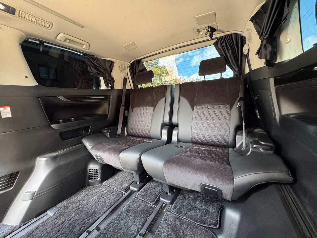 Toyota Alphard 2.4 Mpv White #44