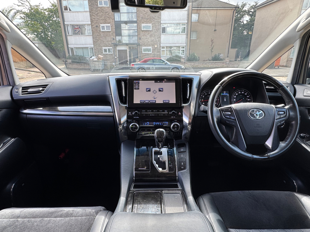 Toyota Alphard 2.4 Mpv White #55