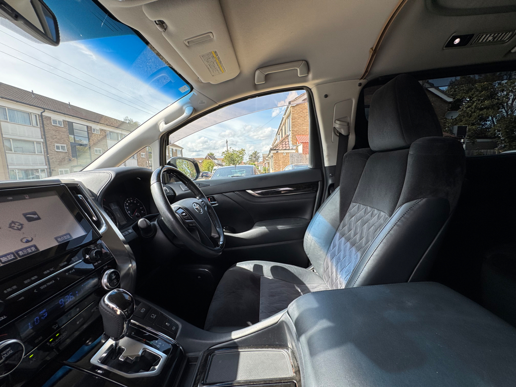 Toyota Alphard 2.4 Mpv White #24