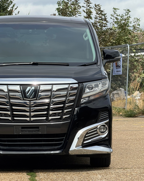 Toyota Alphard 2.4 Mpv White #84