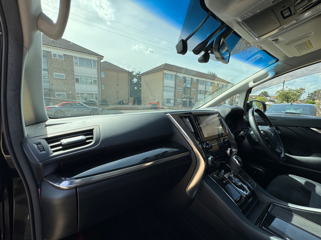 Toyota Alphard 2.4 Mpv White #20