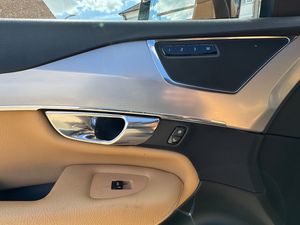 Volvo XC90 R-design Pro Blue #24