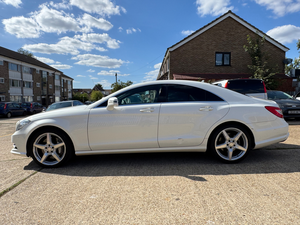 Mercedes-Benz CLS  White #8