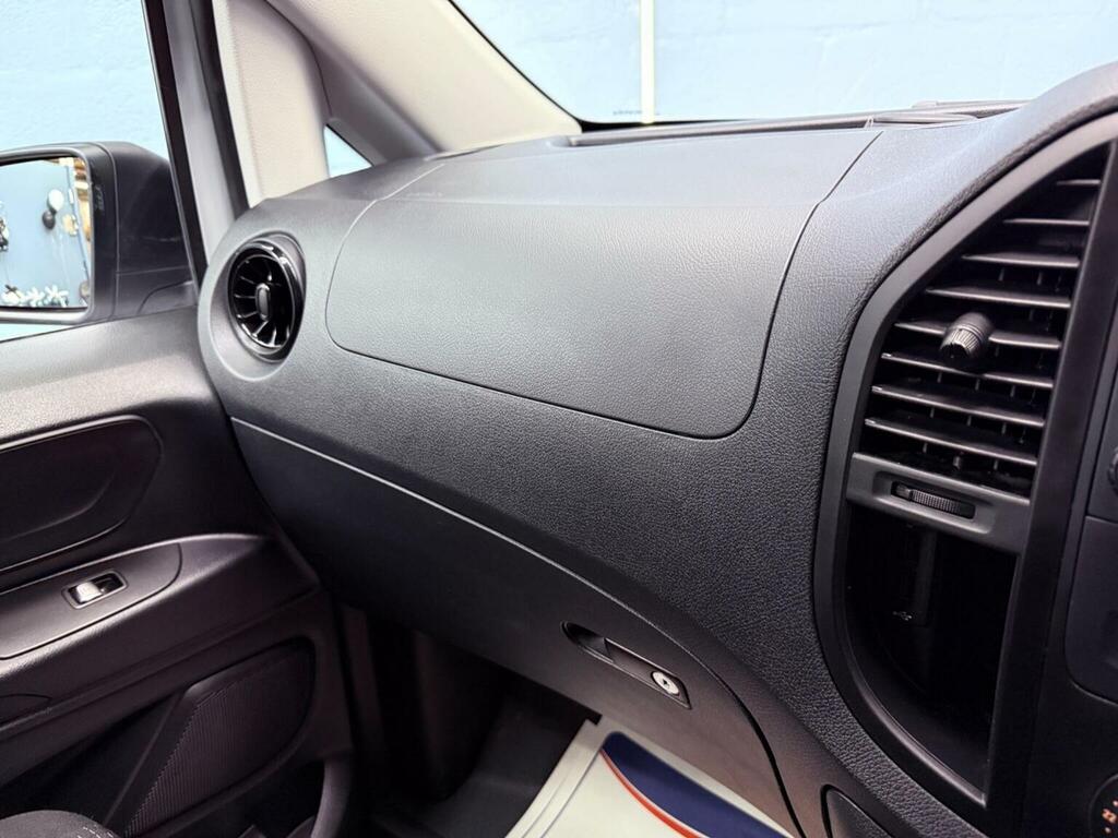 Mercedes-Benz eVito Evito 66 Progressive White #10