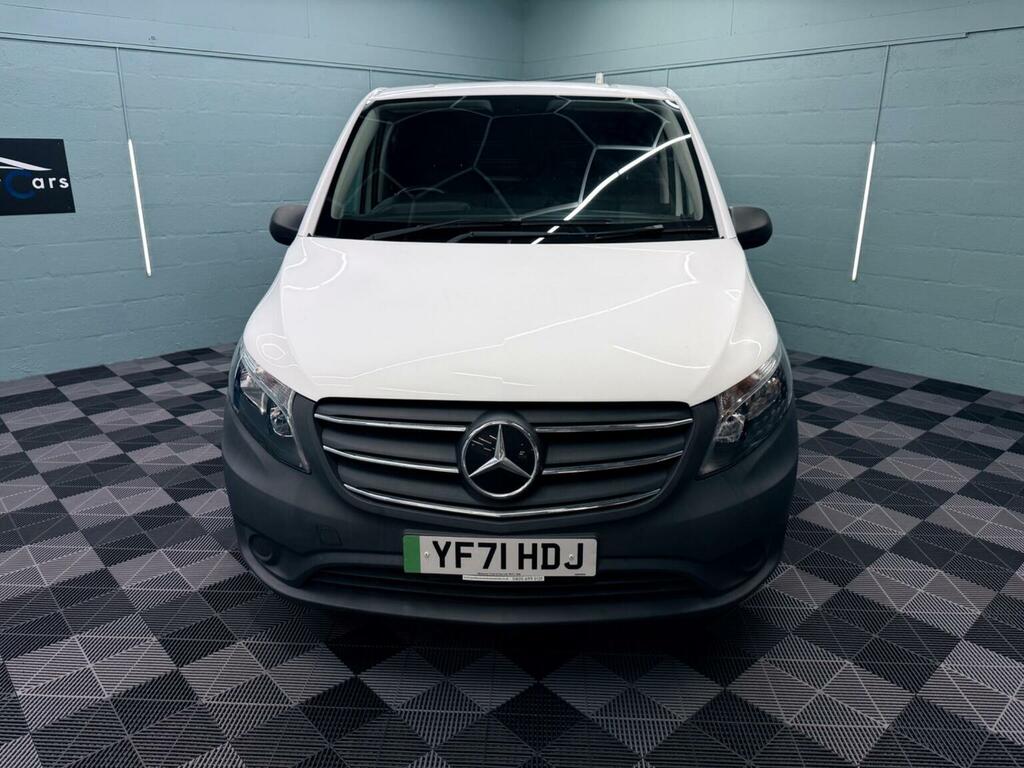 Mercedes-Benz eVito Mpv White #2