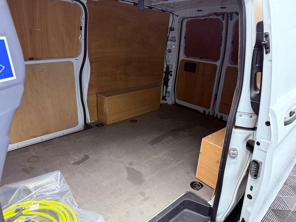 Mercedes-Benz eVito Evito 66 Progressive White #26