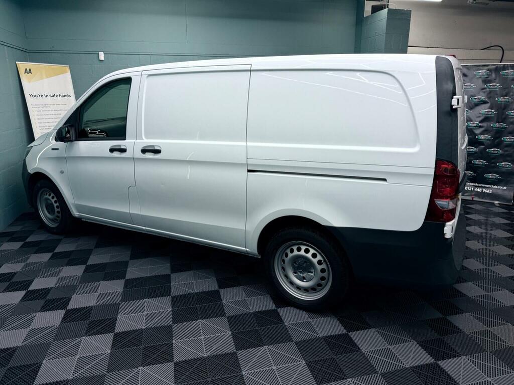 Mercedes-Benz eVito Evito 66 Progressive White #40
