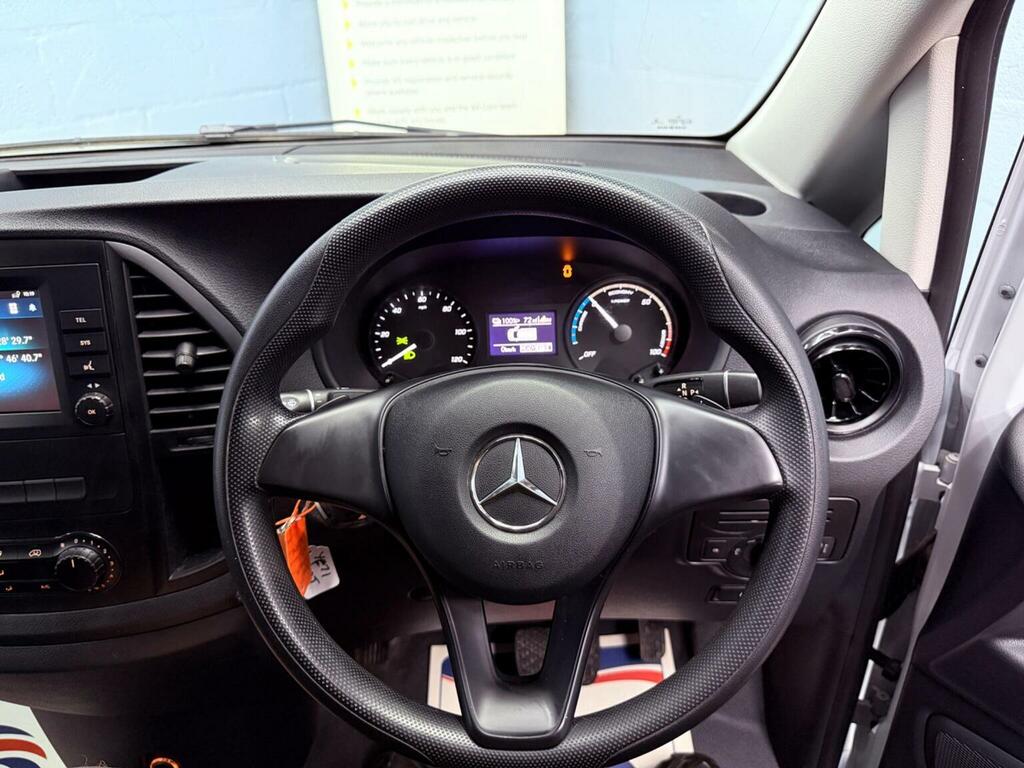Mercedes-Benz eVito Evito 66 Progressive White #15