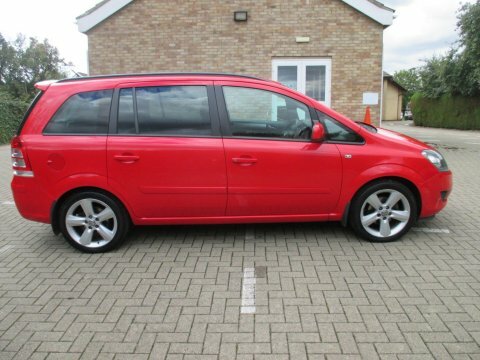 Vauxhall Zafira 1.8 16V Exclusiv Red #6