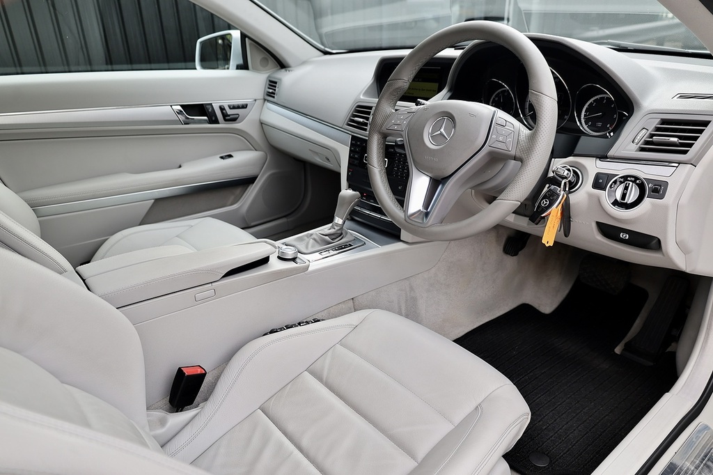 Mercedes-Benz E Class E250 Cdi Blueefficiency Sport Tip Red Roo White #7