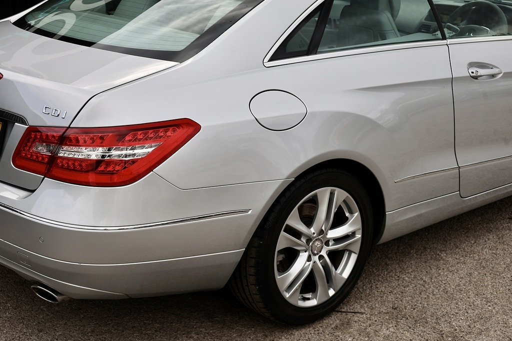 Mercedes-Benz E Class E250 Cdi Blueefficiency Sport Tip Red Roo White #27