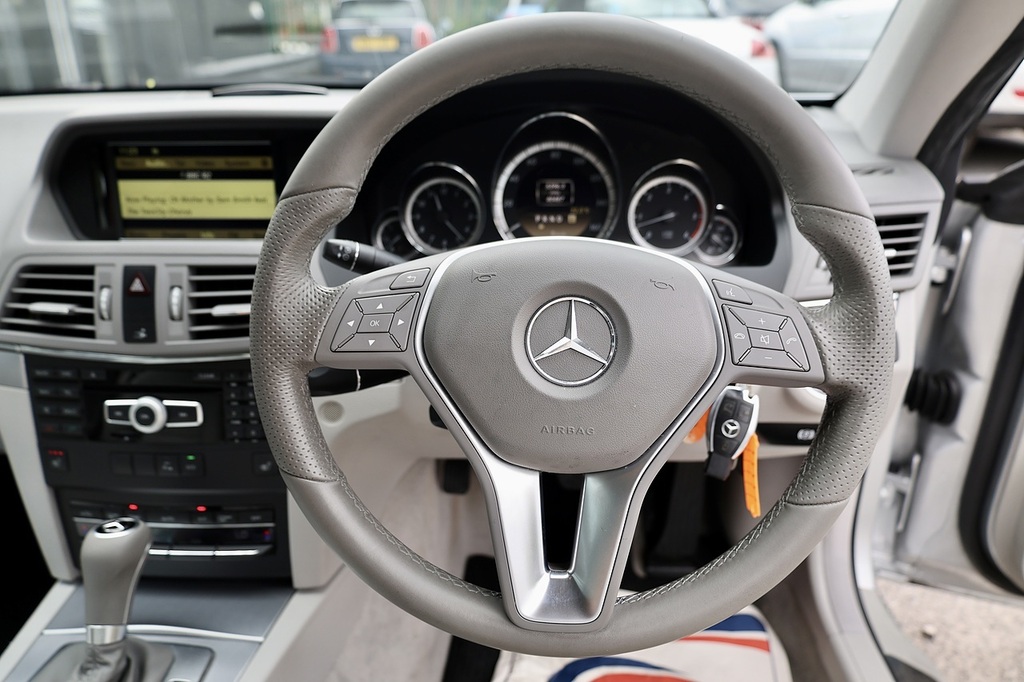 Mercedes-Benz E Class E250 Cdi Blueefficiency Sport Tip Red Roo White #19