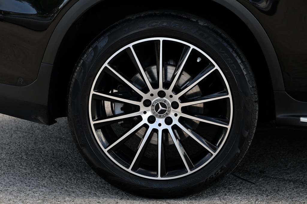 Mercedes-Benz GLC Class Suv Black #40