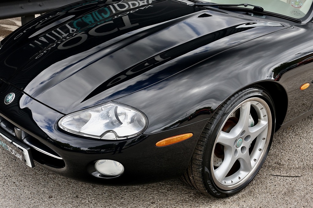 Jaguar XK8 Convertible Silver #28