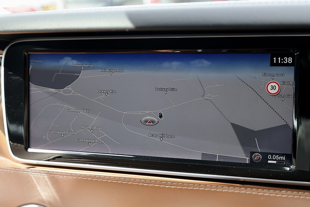 Mercedes-Benz S Class Saloon Black #12
