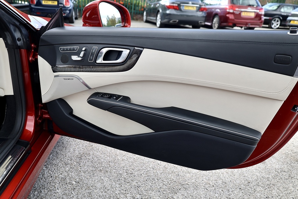 Mercedes-Benz SL Class Black #21