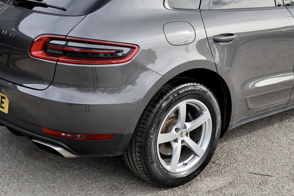 Porsche Macan 3.6 Turbo Pdk 400 Bhp Grey #20