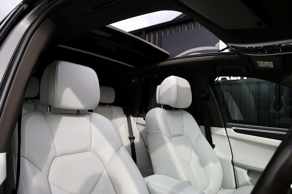 Porsche Macan Macan Grey #6
