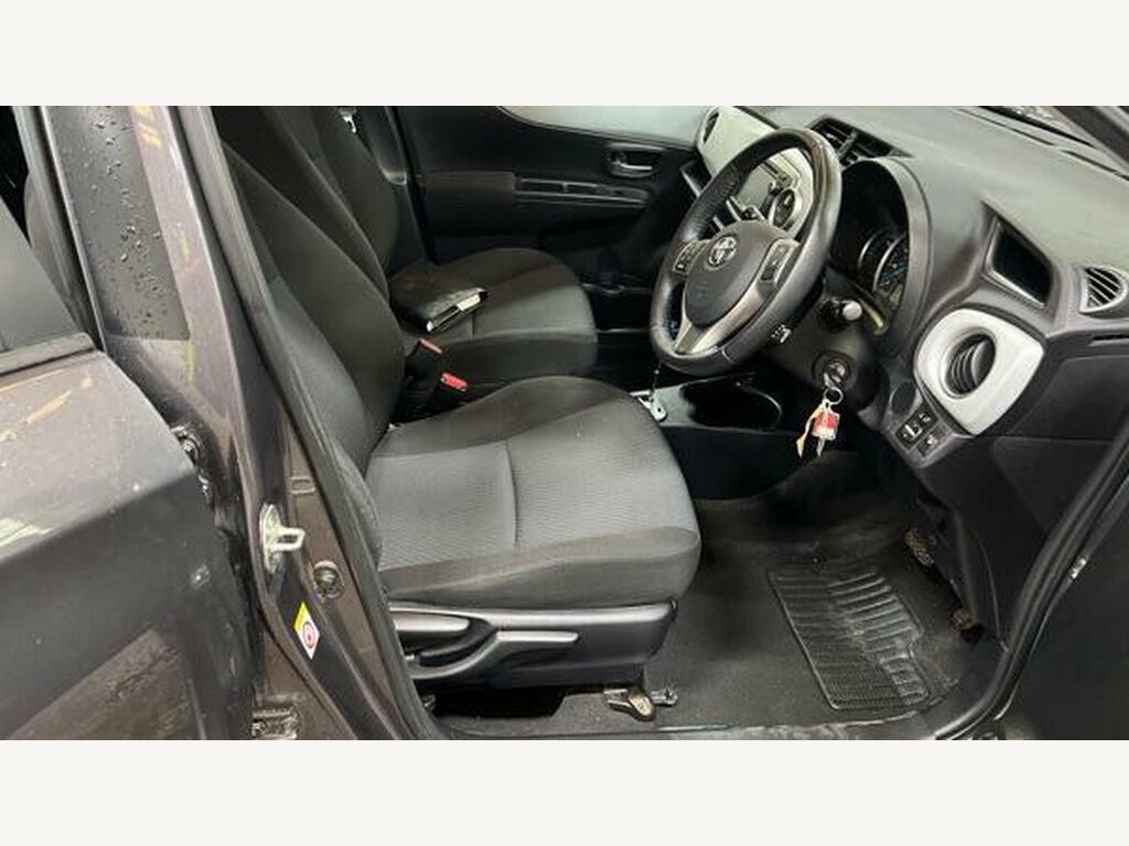 Toyota Yaris Excel White #11