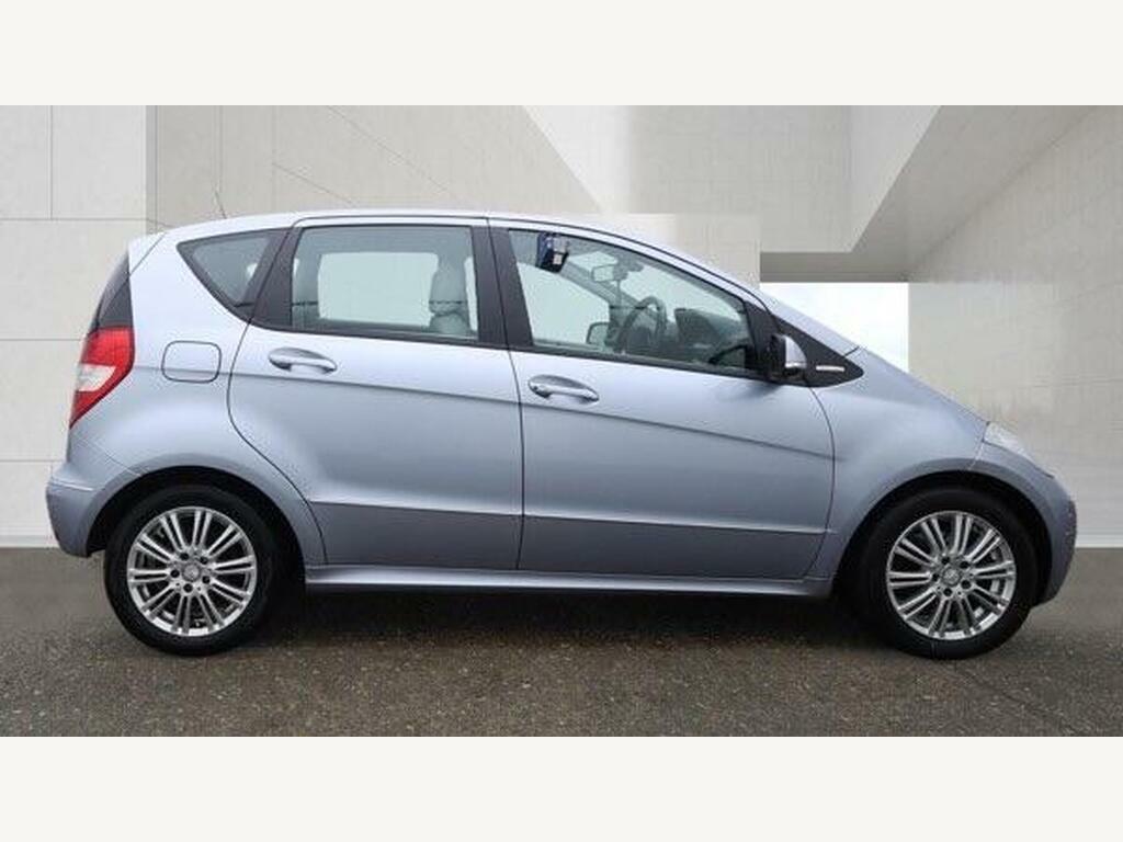 Mercedes-Benz A Class 1.5 A160 Elegance Se Cvt Blue #5