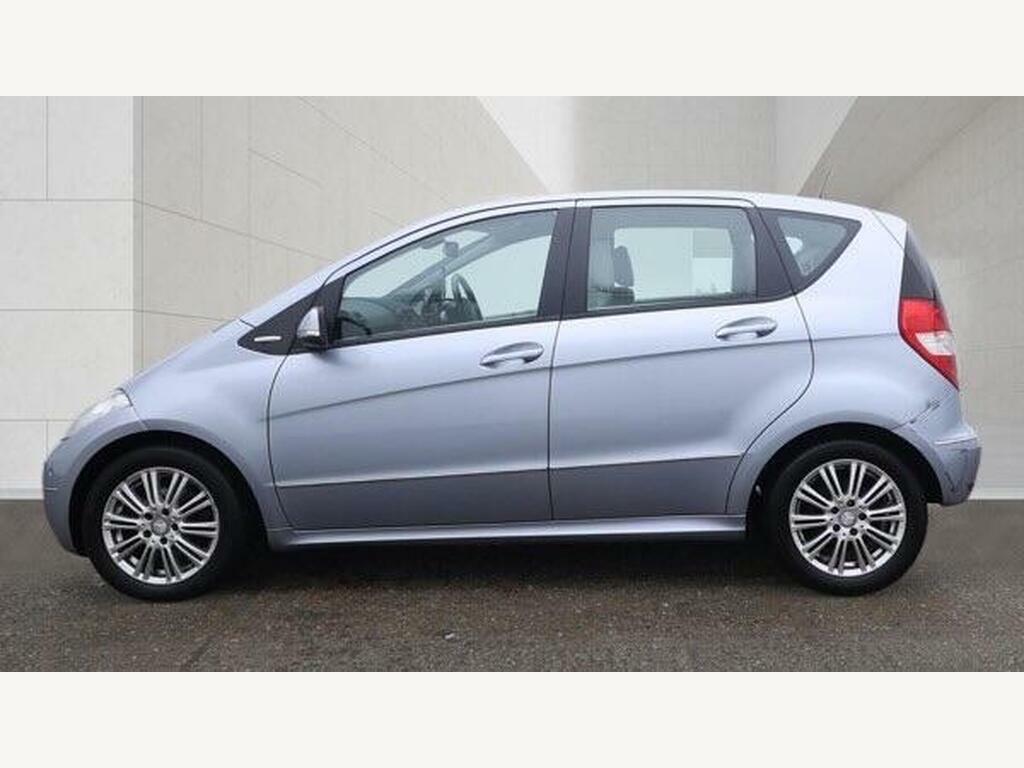 Mercedes-Benz A Class 1.5 A160 Elegance Se Cvt Blue #6