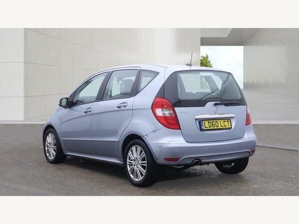Mercedes-Benz A Class 1.5 A160 Elegance Se Cvt Blue #3