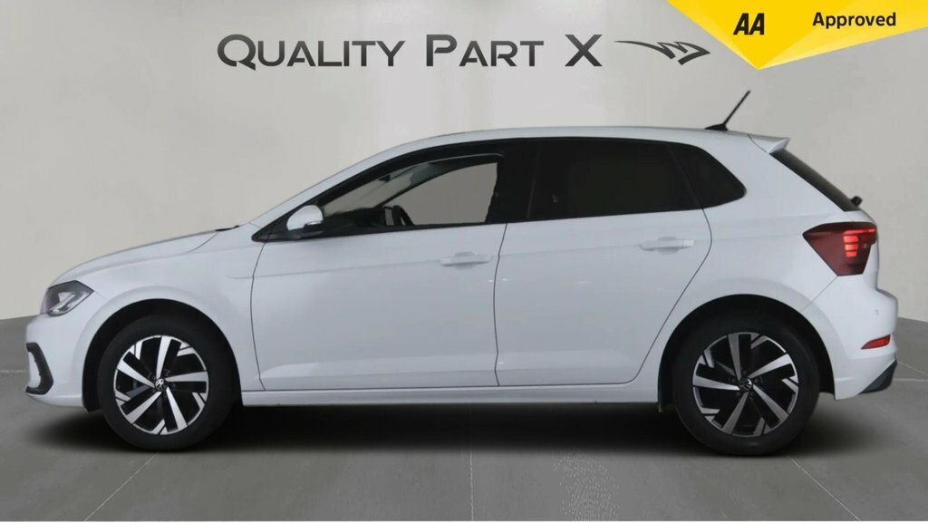 Volkswagen Polo 1L Match GF74ZKP White #4
