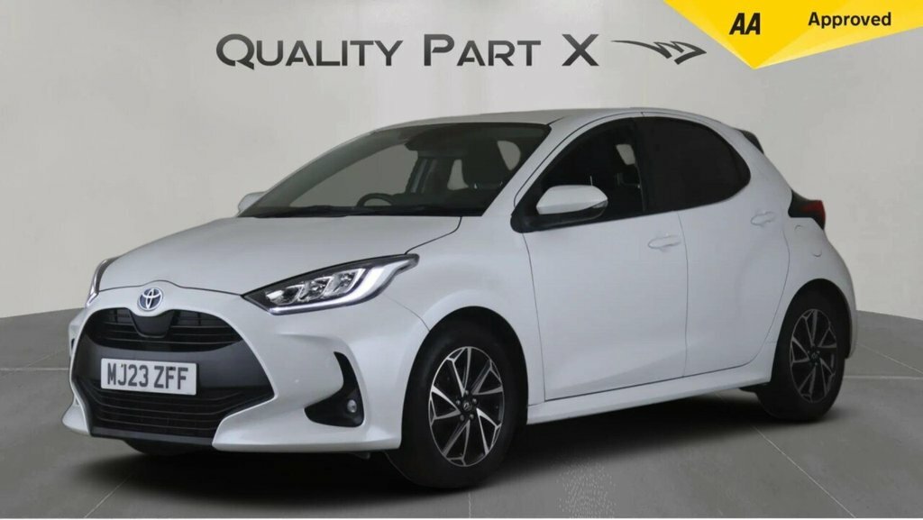 Toyota Yaris Hatchback MJ23ZFF White #3