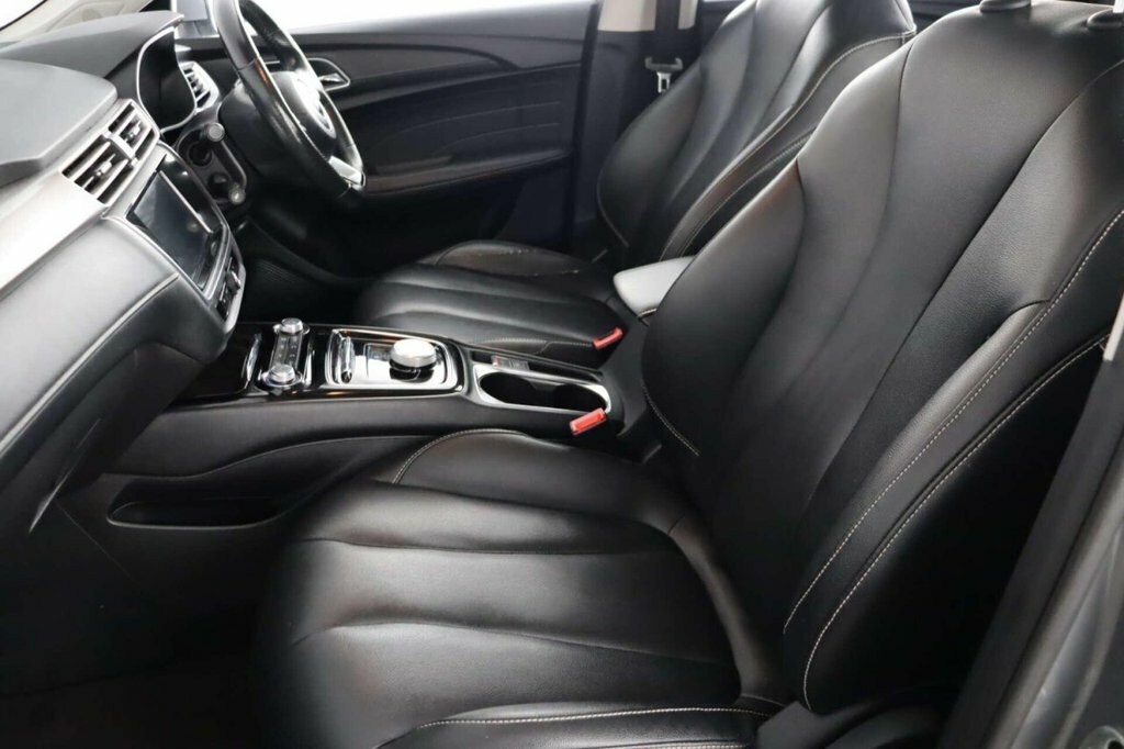 MG MG5 61.1Kwh Exclusive Silver #15