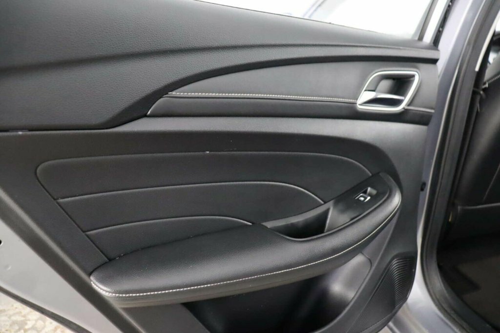 MG MG5 61.1Kwh Exclusive Silver #31
