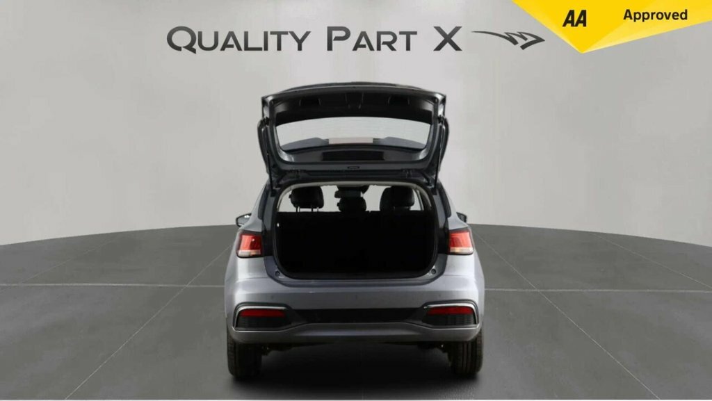 MG MG5 61.1Kwh Exclusive Silver #10