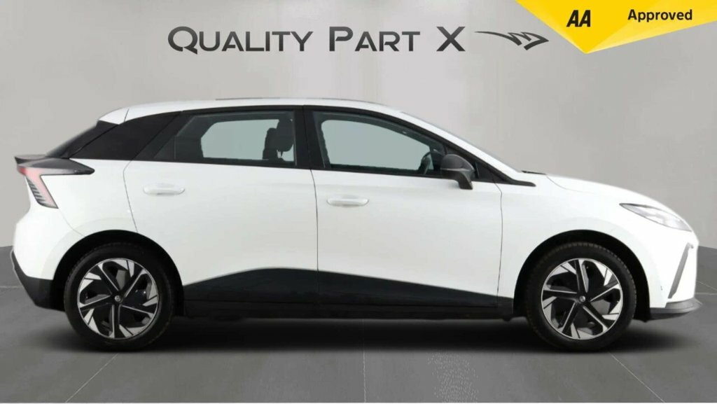 MG MG4 Hatchback YF23WFX White #5
