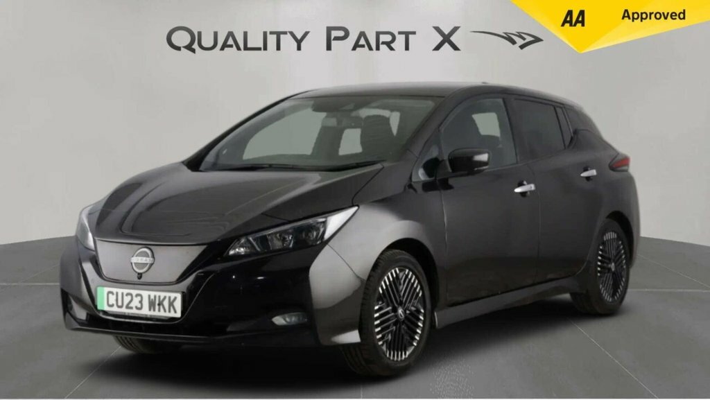 Nissan Leaf Hatchback Black #4