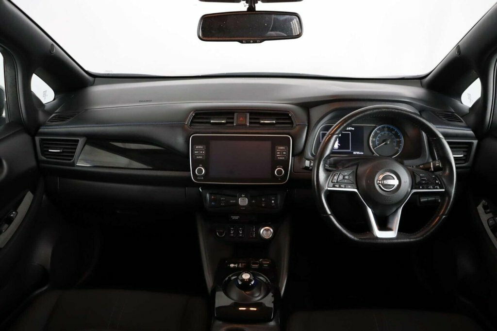 Nissan Leaf Hatchback Black #2