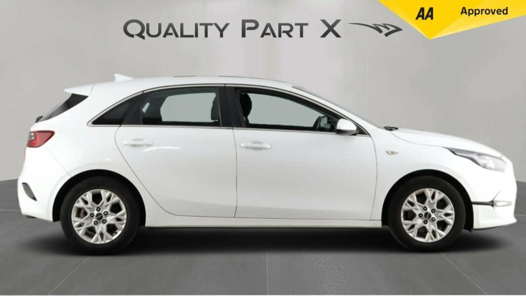Kia Ceed Hatchback White #5