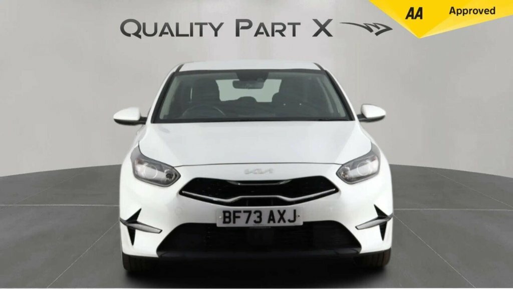 Kia Ceed Hatchback White #3
