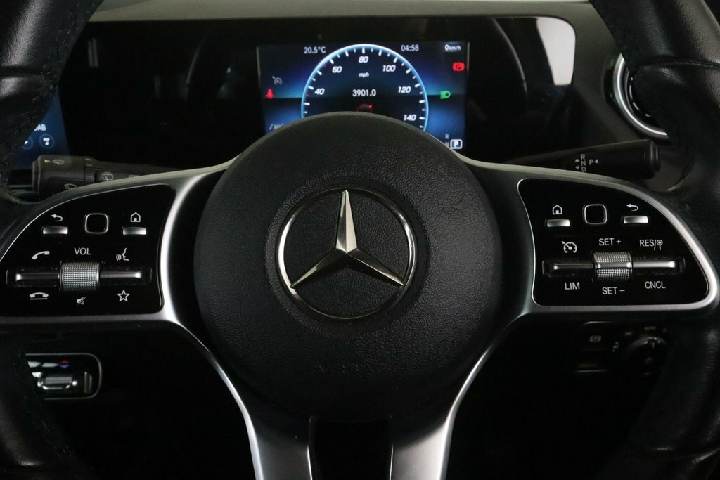 Mercedes-Benz GLA Class Amg Line Edition Black #20