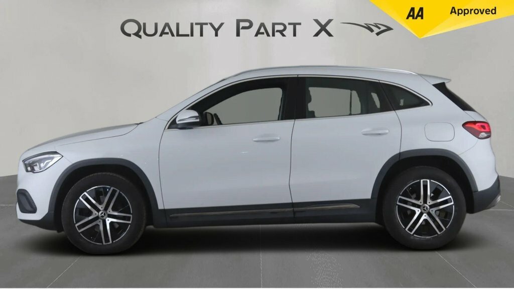 Mercedes-Benz GLA Class 1.3L Sport White #4