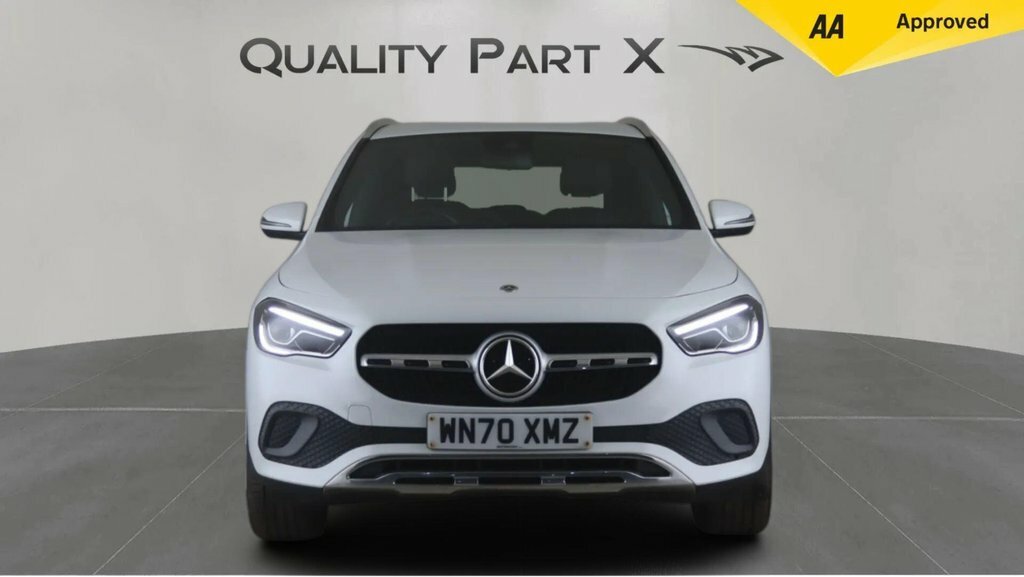 Mercedes-Benz GLA Class 1.3L Sport White #2