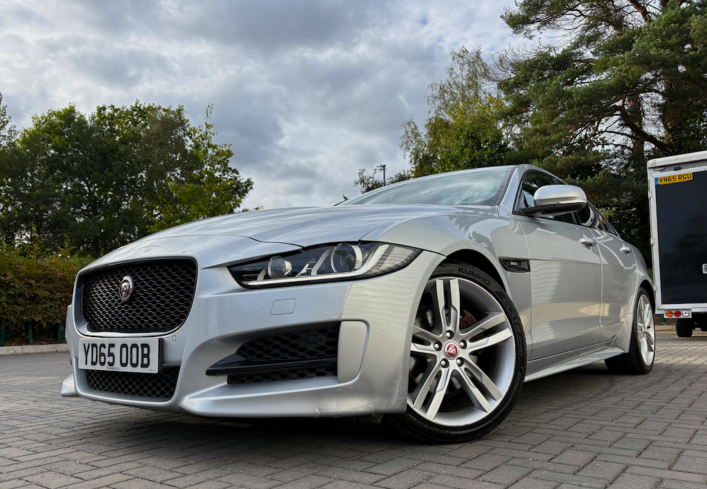 Jaguar XE Saloon Silver
