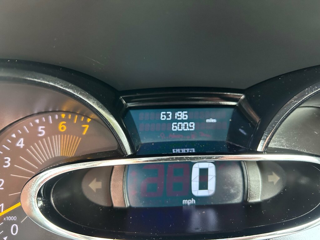 Renault Clio Dci Dynamique S Medianav Black #12