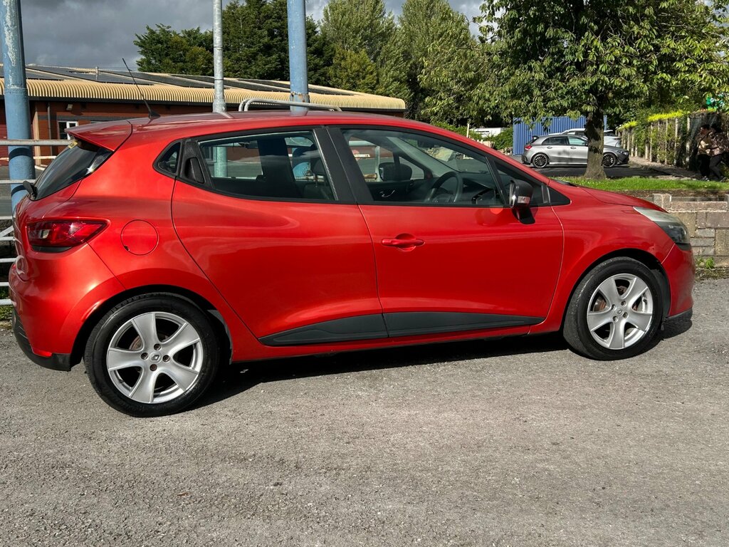 Renault Clio 1.2 16V Expression Hatchback E Red #4