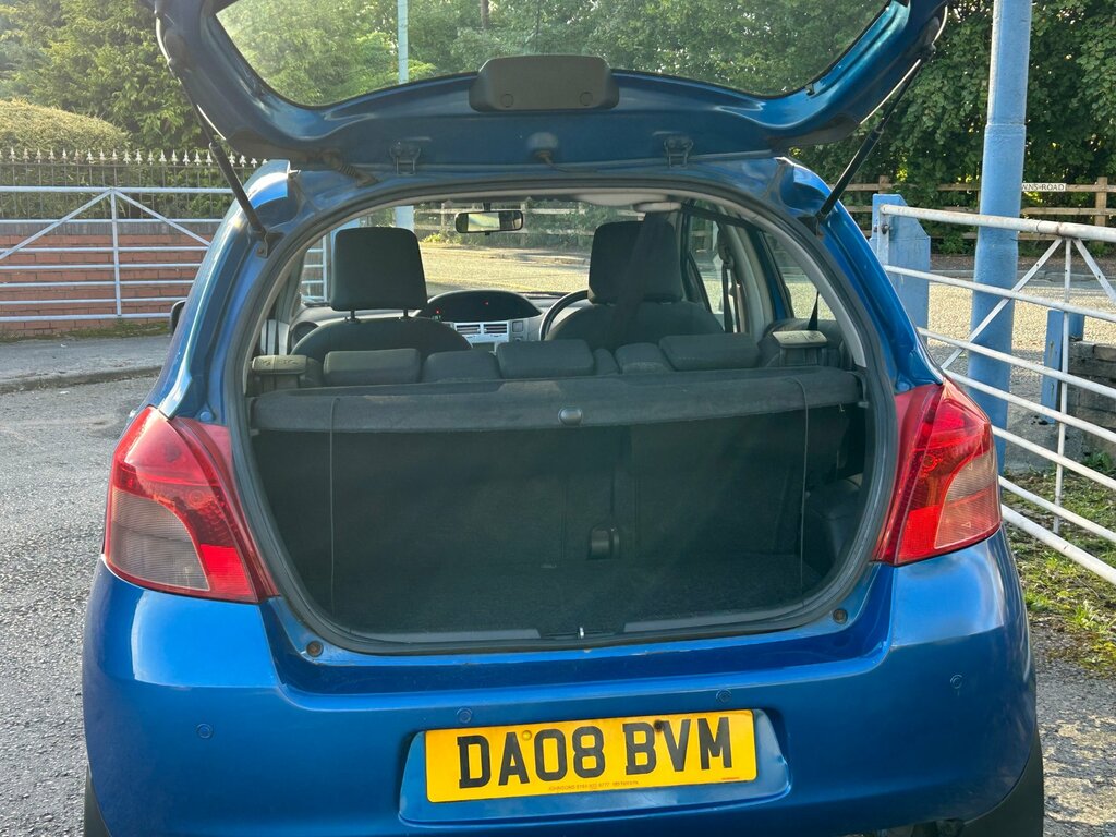 Toyota Yaris Silver #8