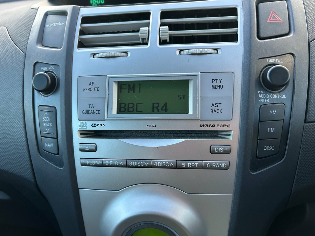 Toyota Yaris Silver #16